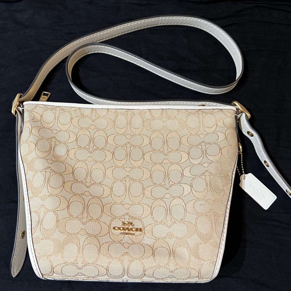 NWOT Coach - Beige & Cream "Jacquard Dufflette" Bag - Picture 5 of 16